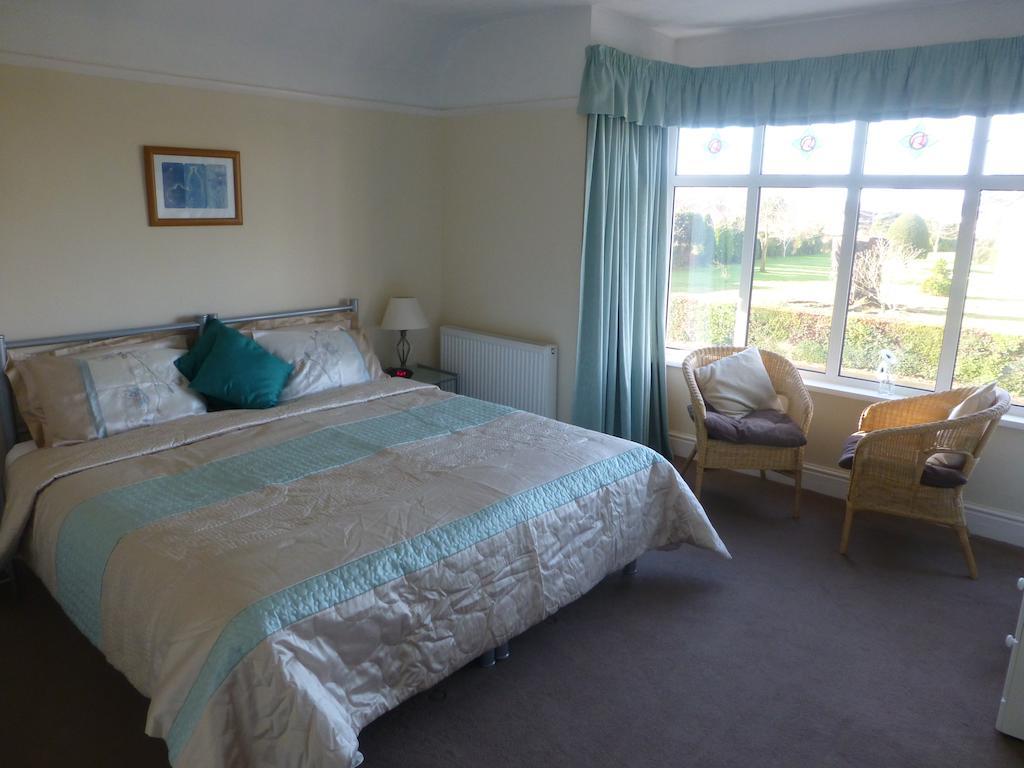 Beech Lodge Guest House Нью Милтон Номер фото