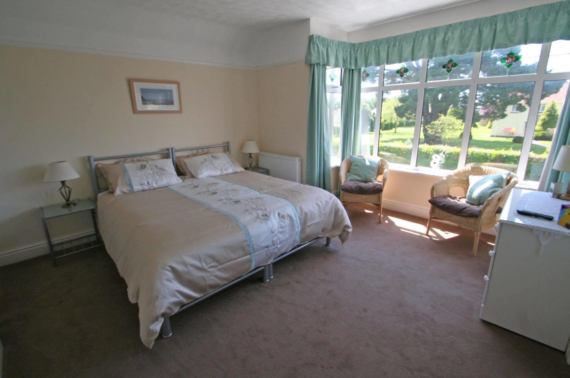 Beech Lodge Guest House Нью Милтон Экстерьер фото